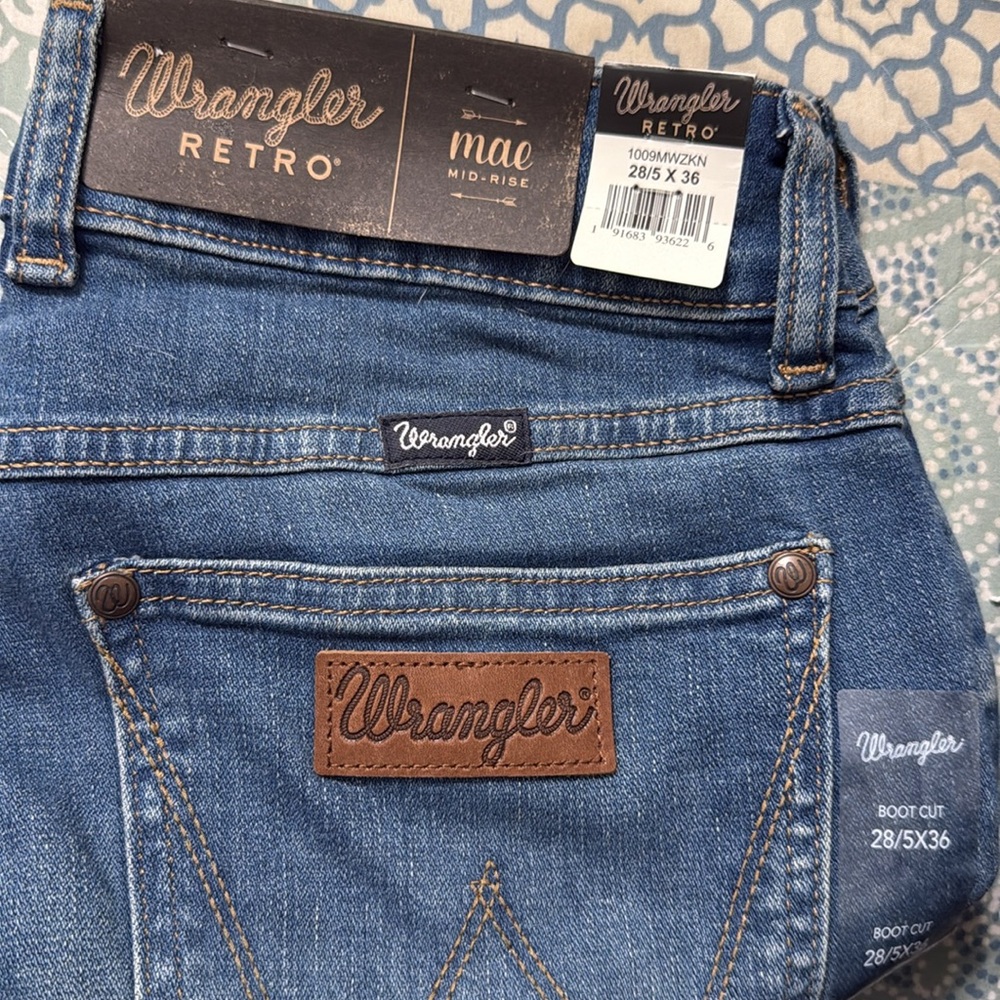Wrangler Retro Mae Mid Rise Boot Cut Jeans Size 29 Size 7 x 36 NWT Women’s - Picture 10 of 10